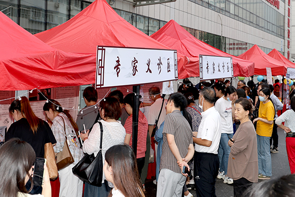 02 同时做封面.JPG